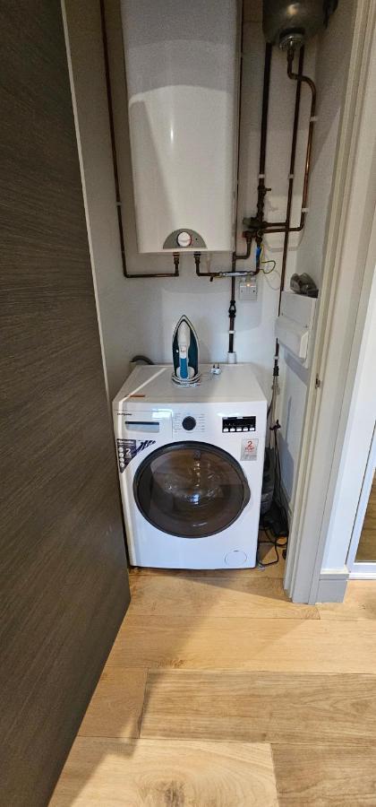 Studio Flat In Tottenham London Eksteriør billede